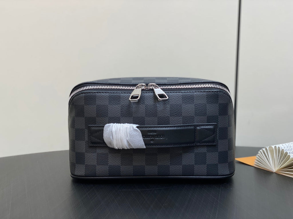 LOUIS VUITTON TOILETRY BAG 24 IN BLACK DAMIER GRAPHITE CANVAS