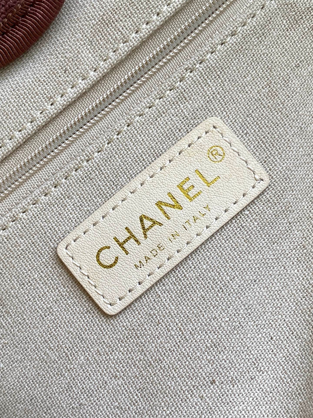 CHANEL 25S TOTE BAG 33 IN DARK RED CANVAS